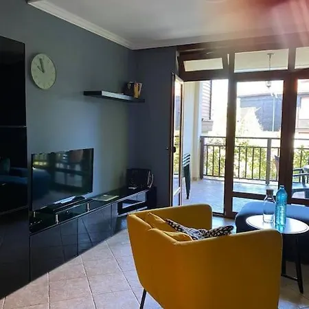 Santa Marina, Lovely 1-bedroom * 소조폴